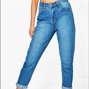 mid wash boyfriend jean